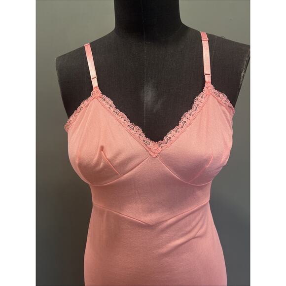 Vintage Vanity Fair Slip Nightie Chemise Excellent Cond. Pink Sz 34 Lace Trim - Picture 2 of 6